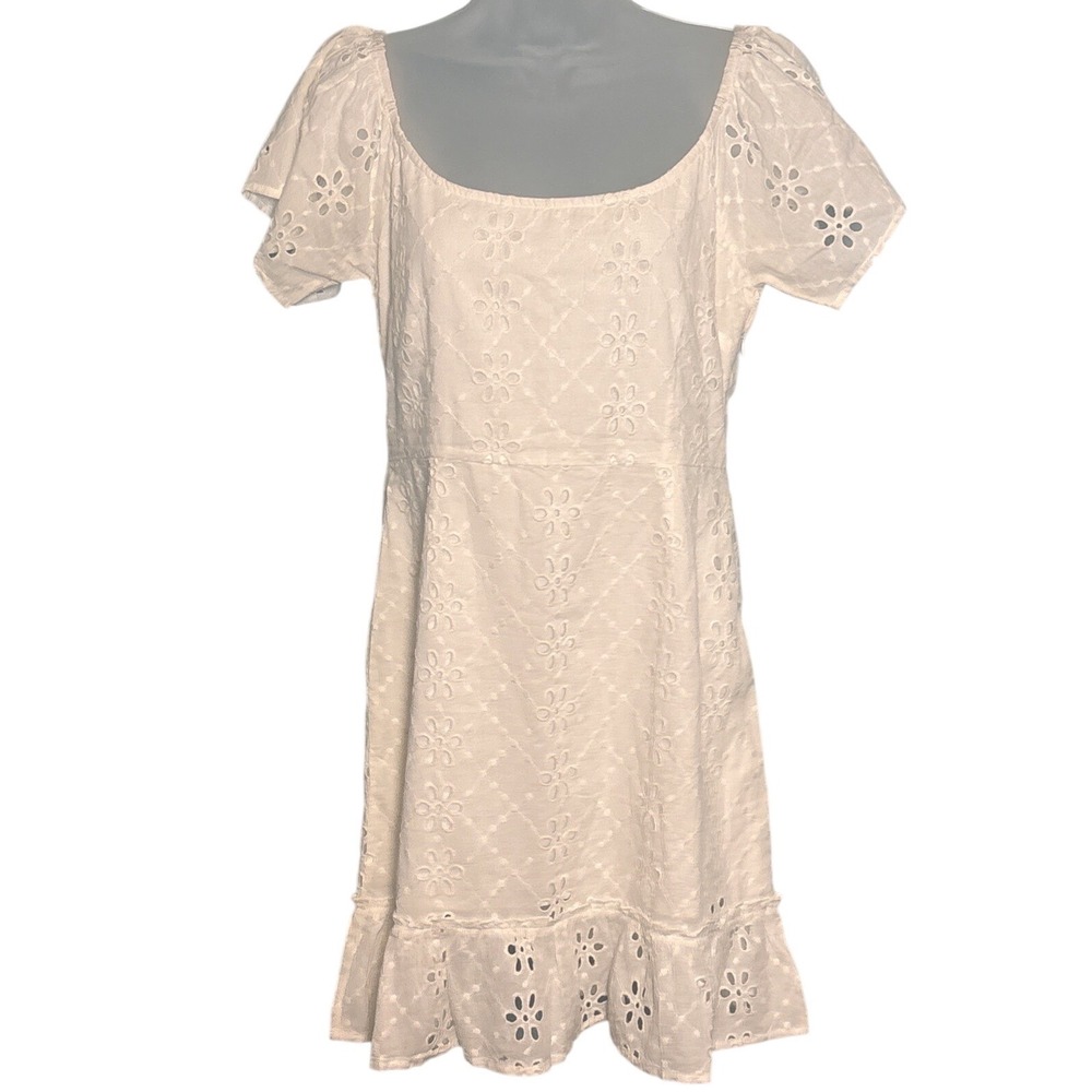 MinkPink Medium White Eyelet Sundress Off‎ Shoulder Lined Mink Pink